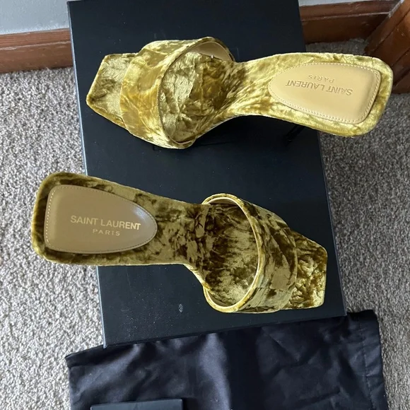 Saint Laurent velvet mules - Picture 3 of 7